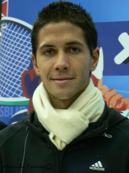 the white scarf of Fernando Verdasko